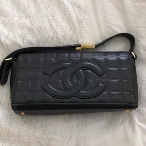 ⚡️Flash sale! ⚡️Authentic CHANEL Shoulder Bag✨